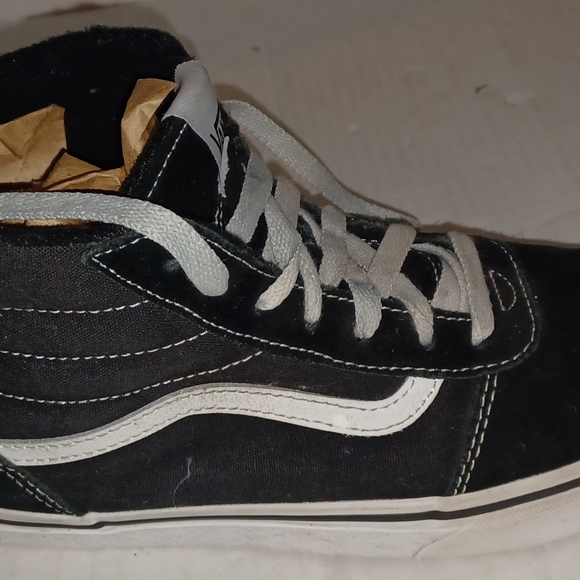 Adidas off the wall high-tops - Picture 2 of 10